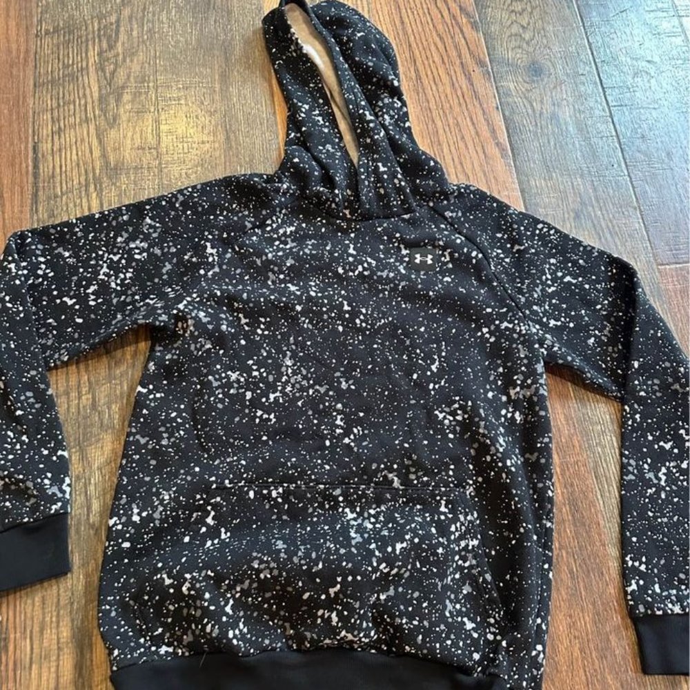 Boys XL NWOT UA Jogger set